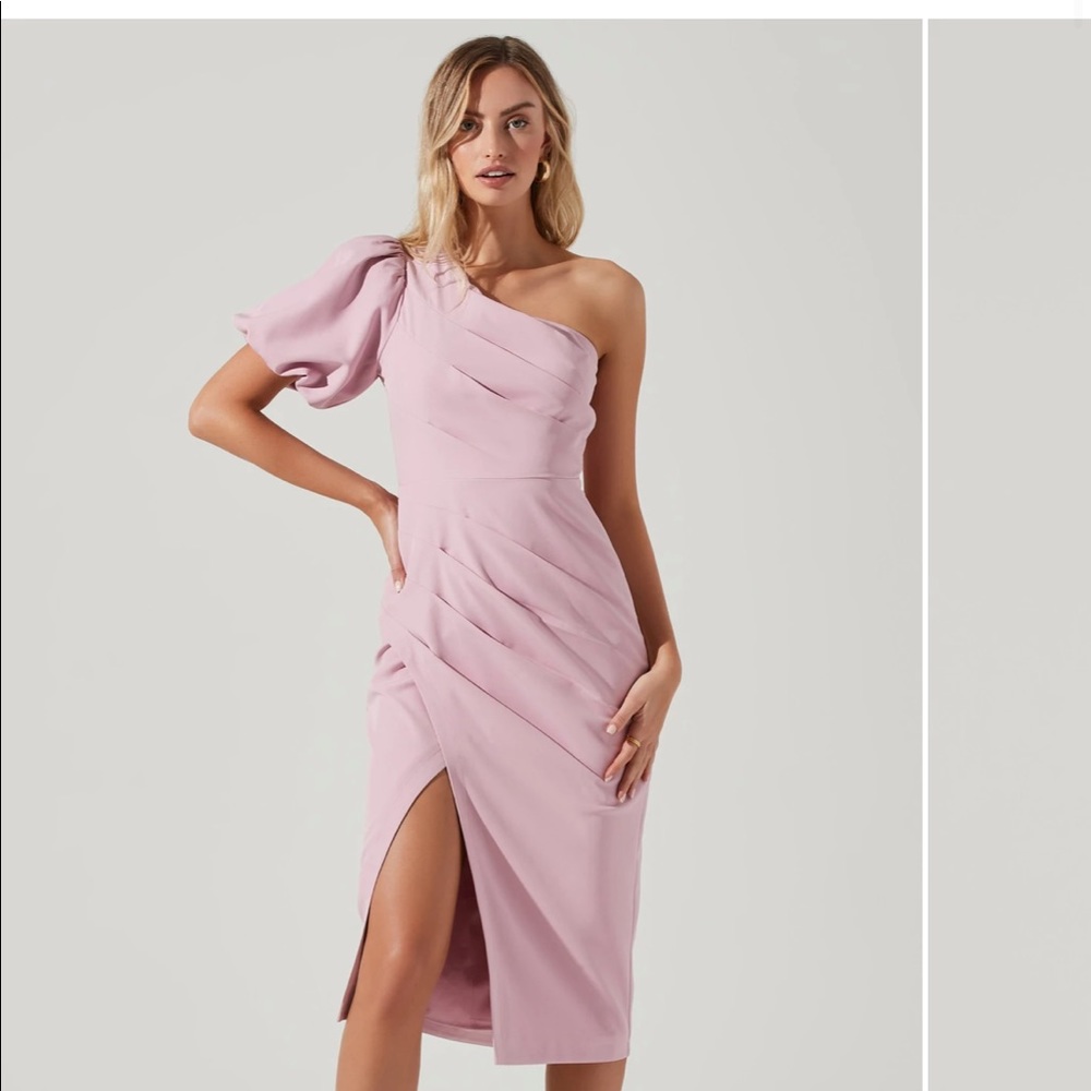 ASTR the Label Midi Dress